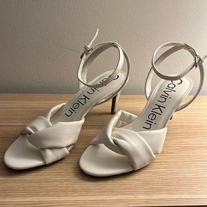 🔥 NEW Calvin Klein Heels 🔥 Ivory Fashion Heels - SZ 9